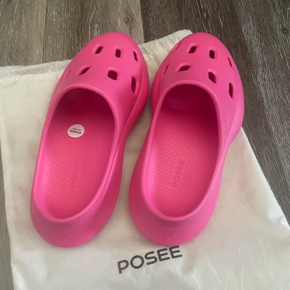 Posee Arch Support Berry Comfy Universe Clogs  Size 5 - Picture 2 of 2